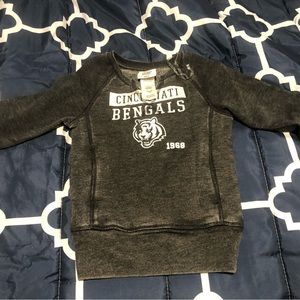 Lil girls  x-small bengals football long sleeve sweater with side pockets NWOT